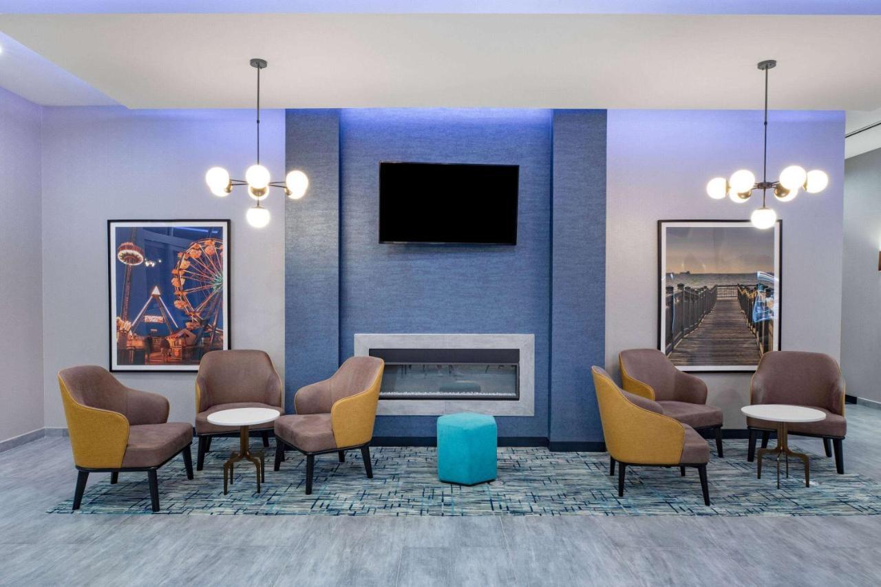 La Quinta Inn & Suites By Wyndham Galveston North At I-45 Buitenkant foto