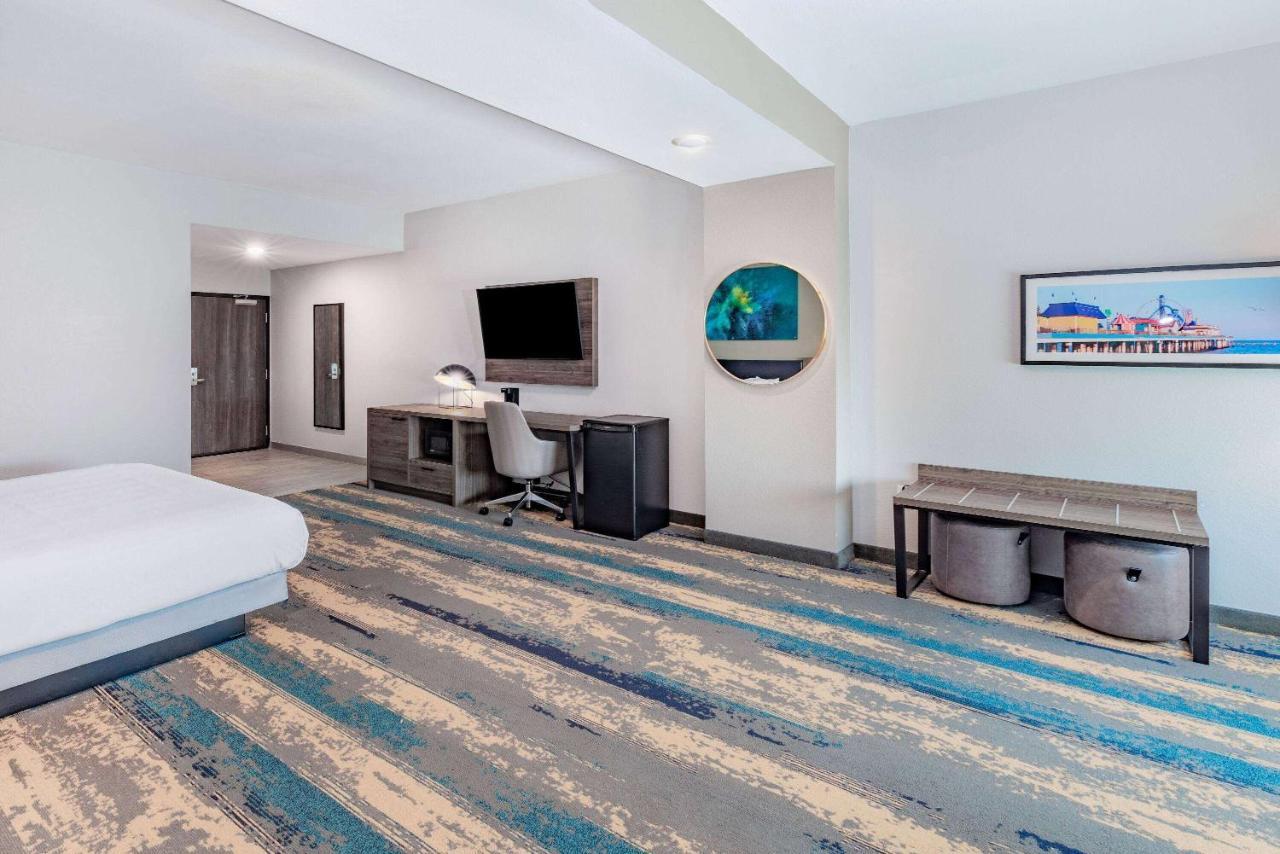 La Quinta Inn & Suites By Wyndham Galveston North At I-45 Buitenkant foto