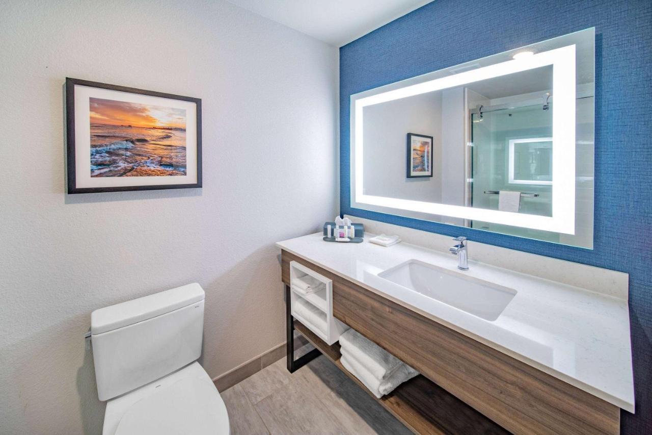 La Quinta Inn & Suites By Wyndham Galveston North At I-45 Buitenkant foto